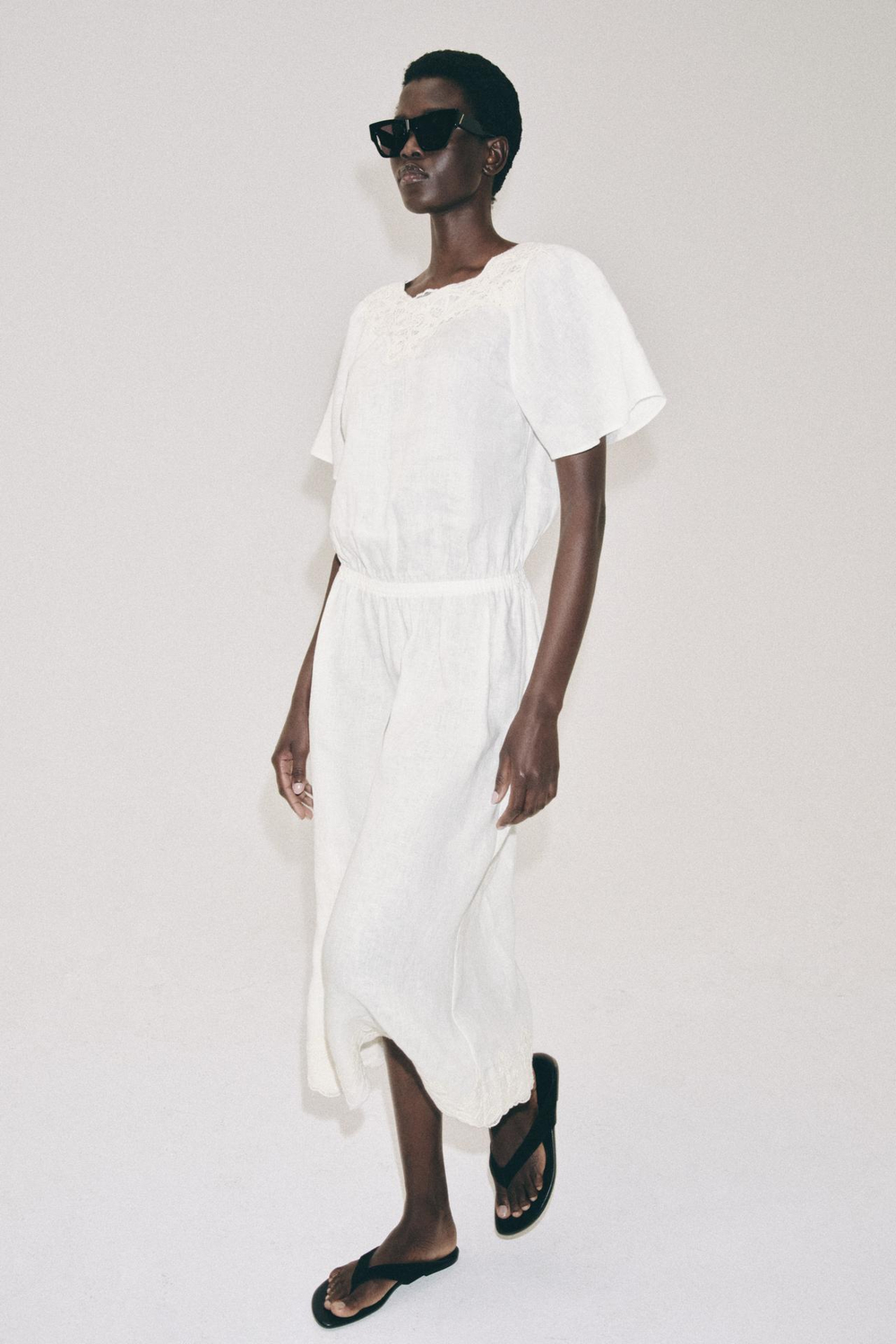 ZARA ЛЬНЯНОЕ ПЛАТЬЕ МИДИ С ВЯЗАНЫМИ ЭЛЕМЕНТАМИ — ZW COLLECTION, СВЕТЛО-БЕЖЕВЫЙ