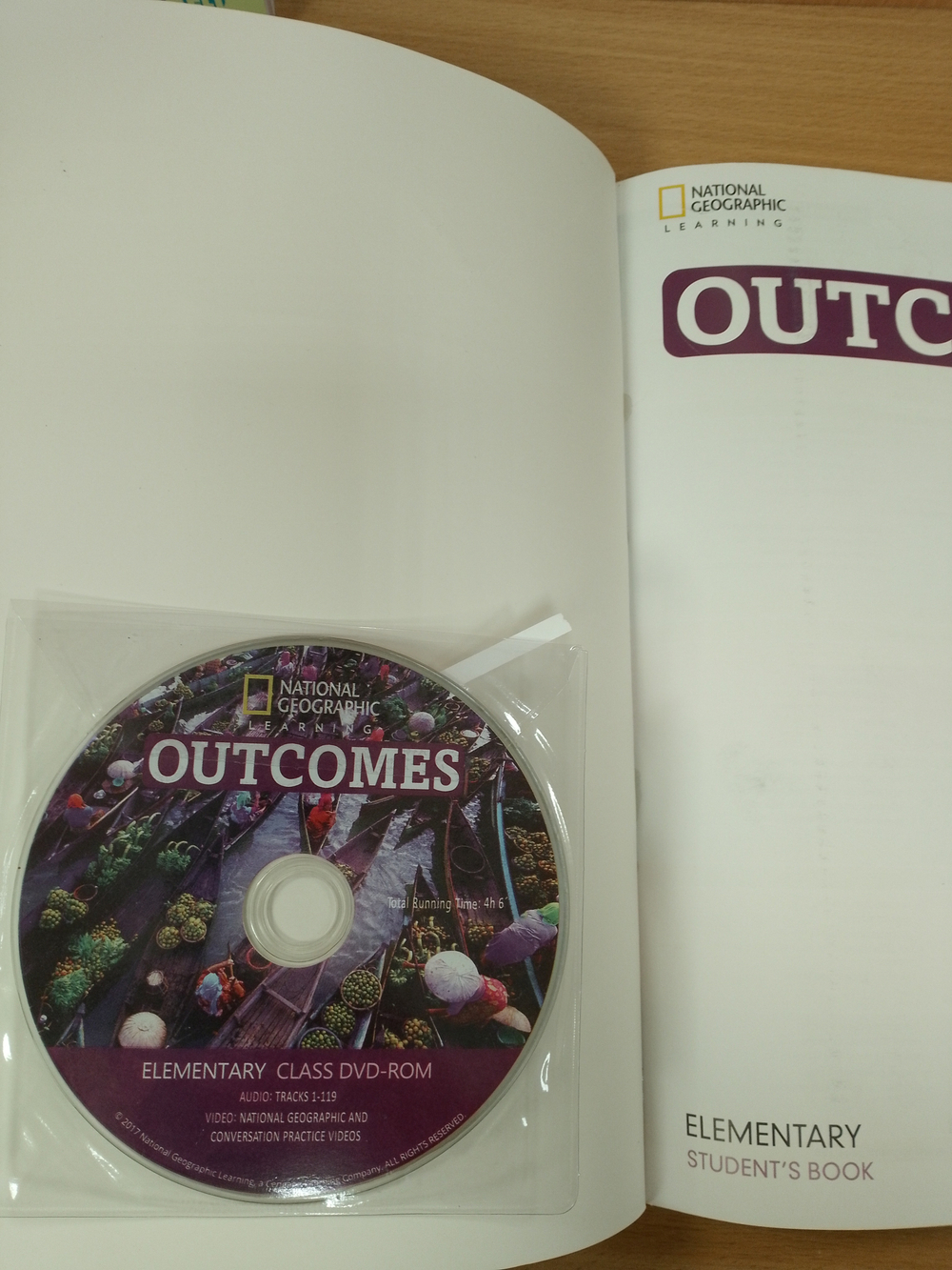 Outcomes (Second Edition) Elementary: Student's Book with DVD-ROM + Workbook(+ CD)