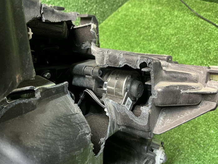 Битая Фара левая Audi Q6 (2022-н.в.) LED