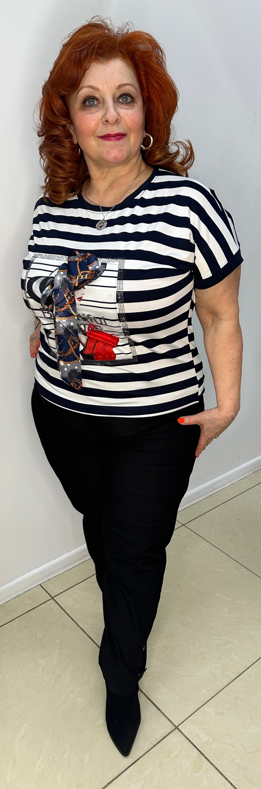 Футболка в полоску с бантом и экраном