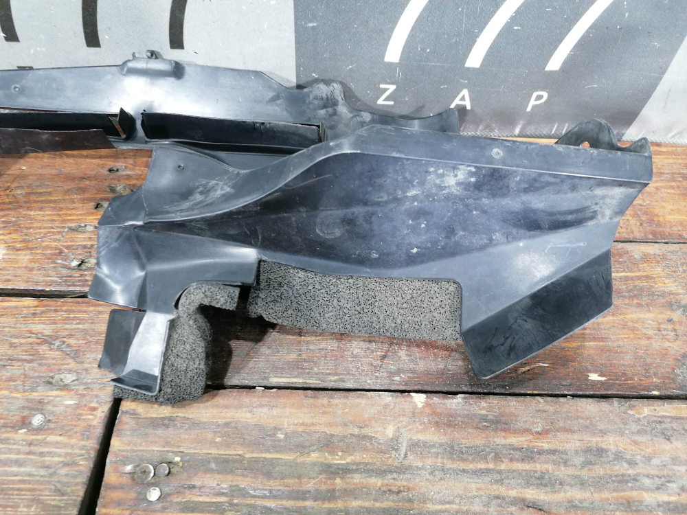 Дефлектор радиатора левый Toyota RAV4 IV (XA40) 15-19 Б/У Оригинал 1669536090