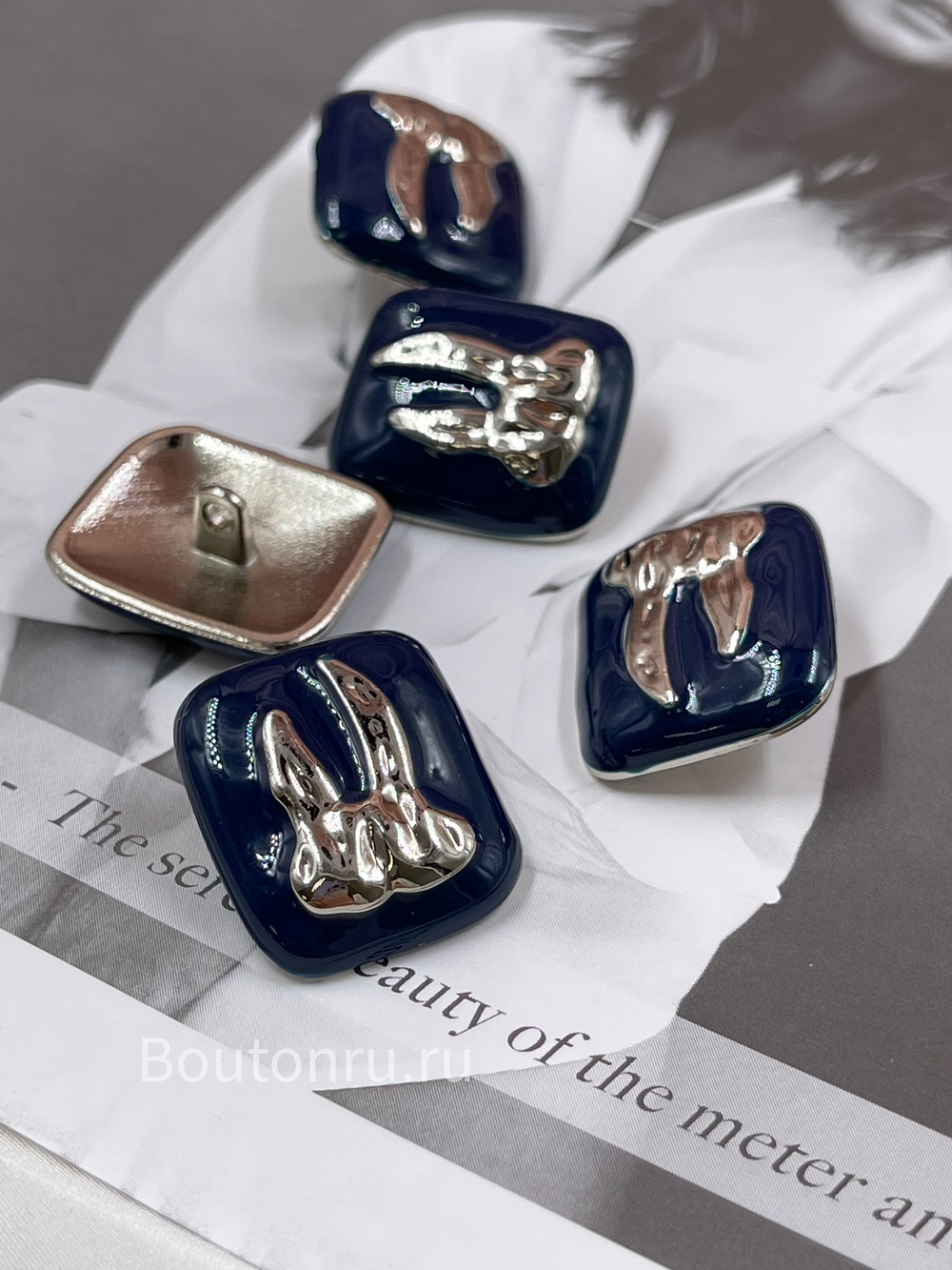 Пуговицы Скиапар. с синей эмалью и серебристым "Зубом"