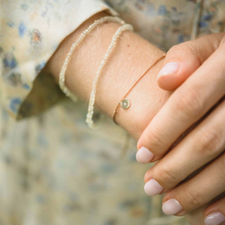 браслет «луна» на бежевой нити