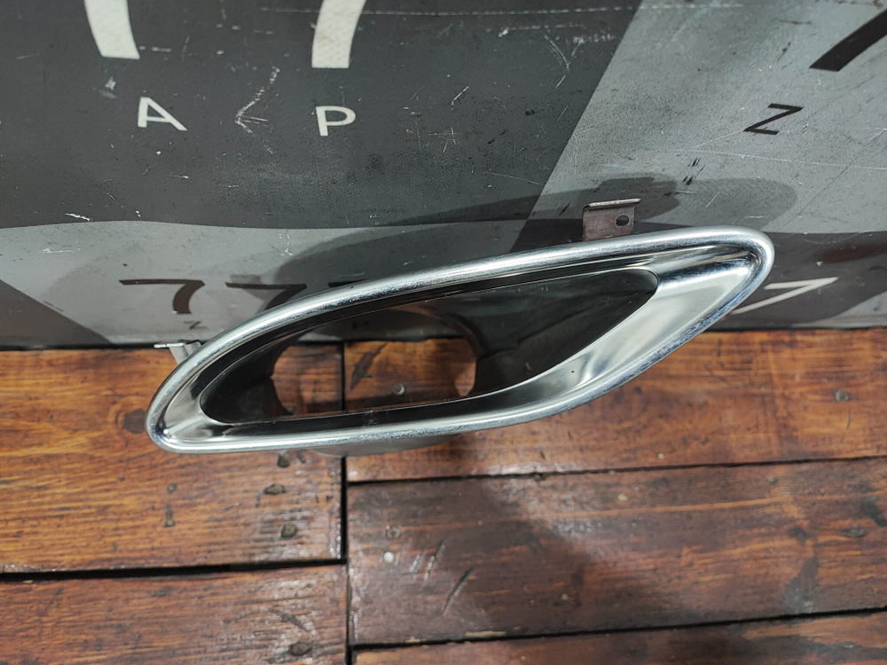 Насадка глушителя левая AMG Mercedes C (W205) 14-18 Б/У Оригинал A2054900300