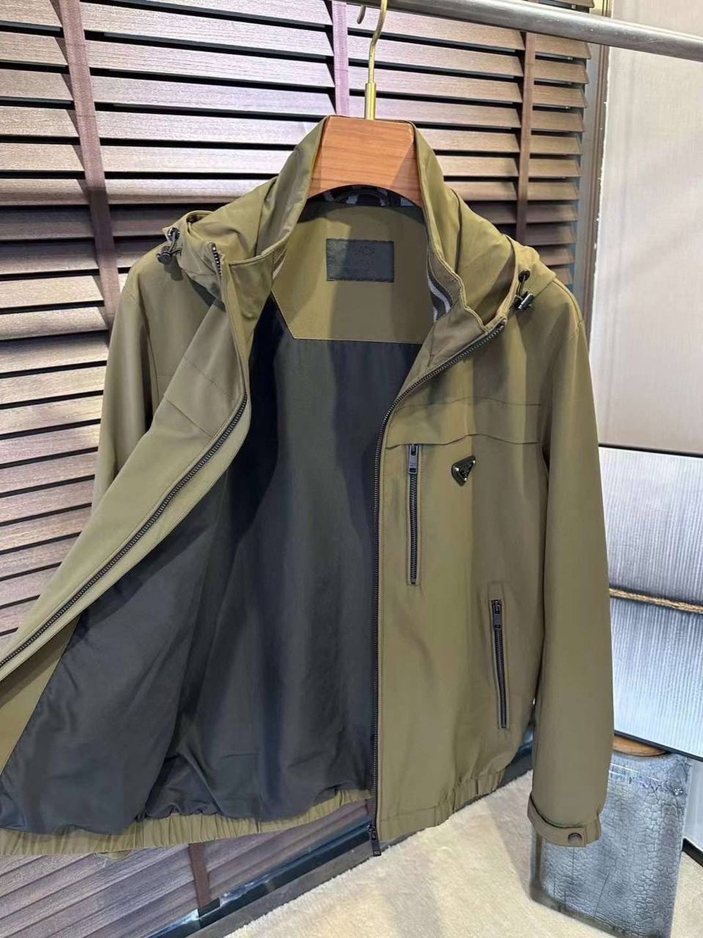 Ветровка Prada