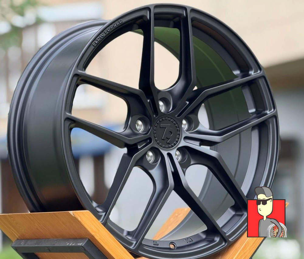 Комплект дисков Titan Forged FlowForm TF51 18x8 et40 5x108