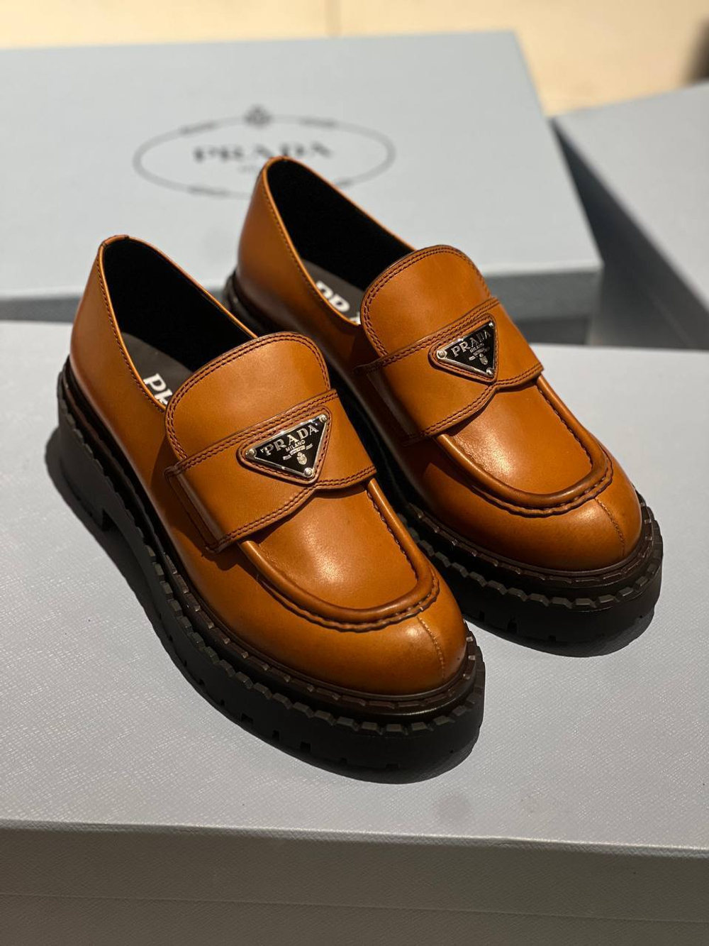 Лоферы Prada