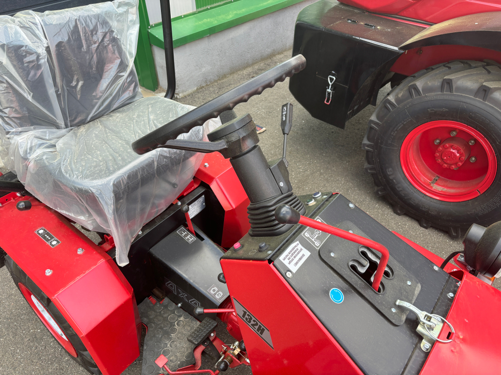 Минитрактор МТЗ Беларус 132Н с двигателем Rato R-390E