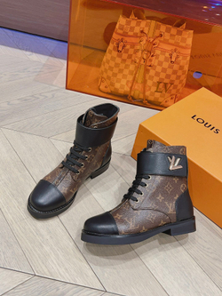 Louis Vuitton Wonderland Flat Rangers