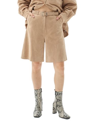 Бежевые шорты из эко-замши