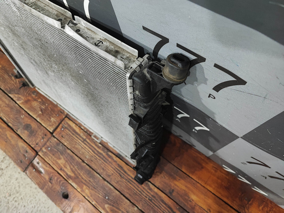 Радиатор двигателя Mercedes ML GLE (W166) Б/У Оригинал A0995004803