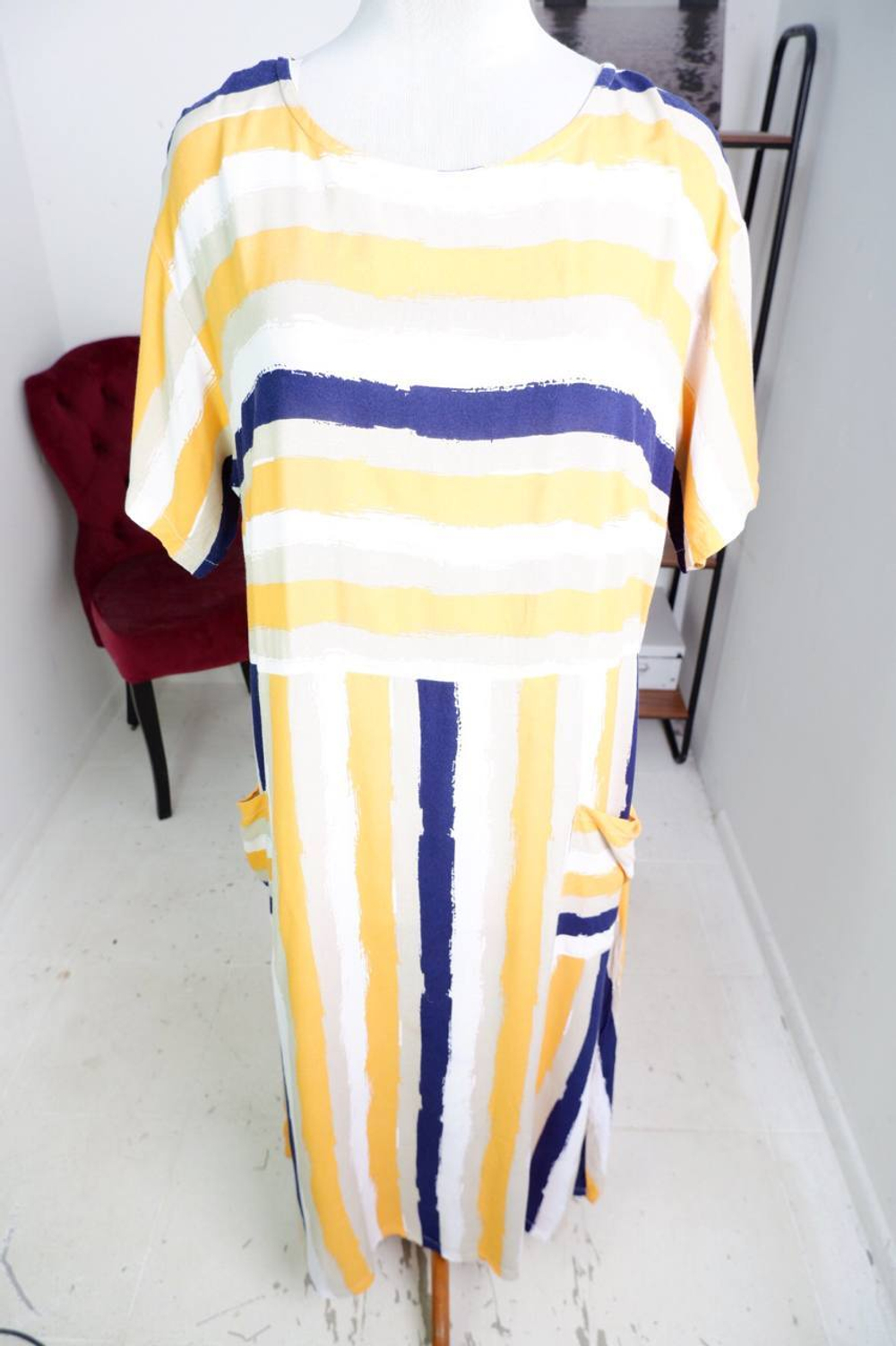 Платье для яркого настроения, визуально на 50/52 размер