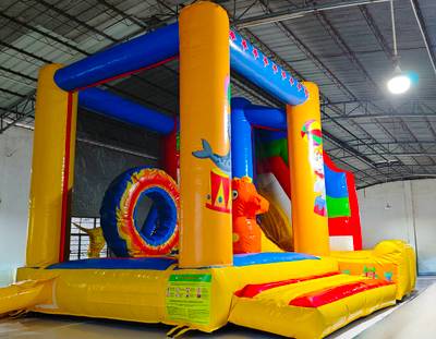 Коммерческий надувной батут «Поход в цирк» с горкой, 4*3,5*2,6 м.