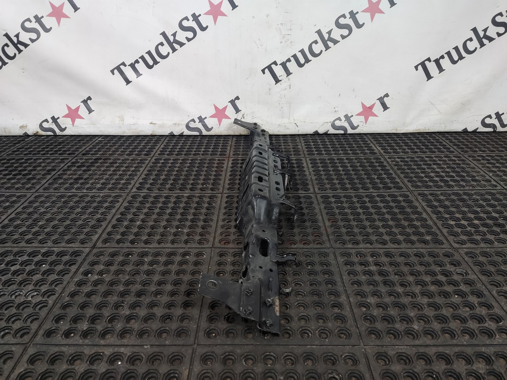 Кронштейн бампера нижний 2023г