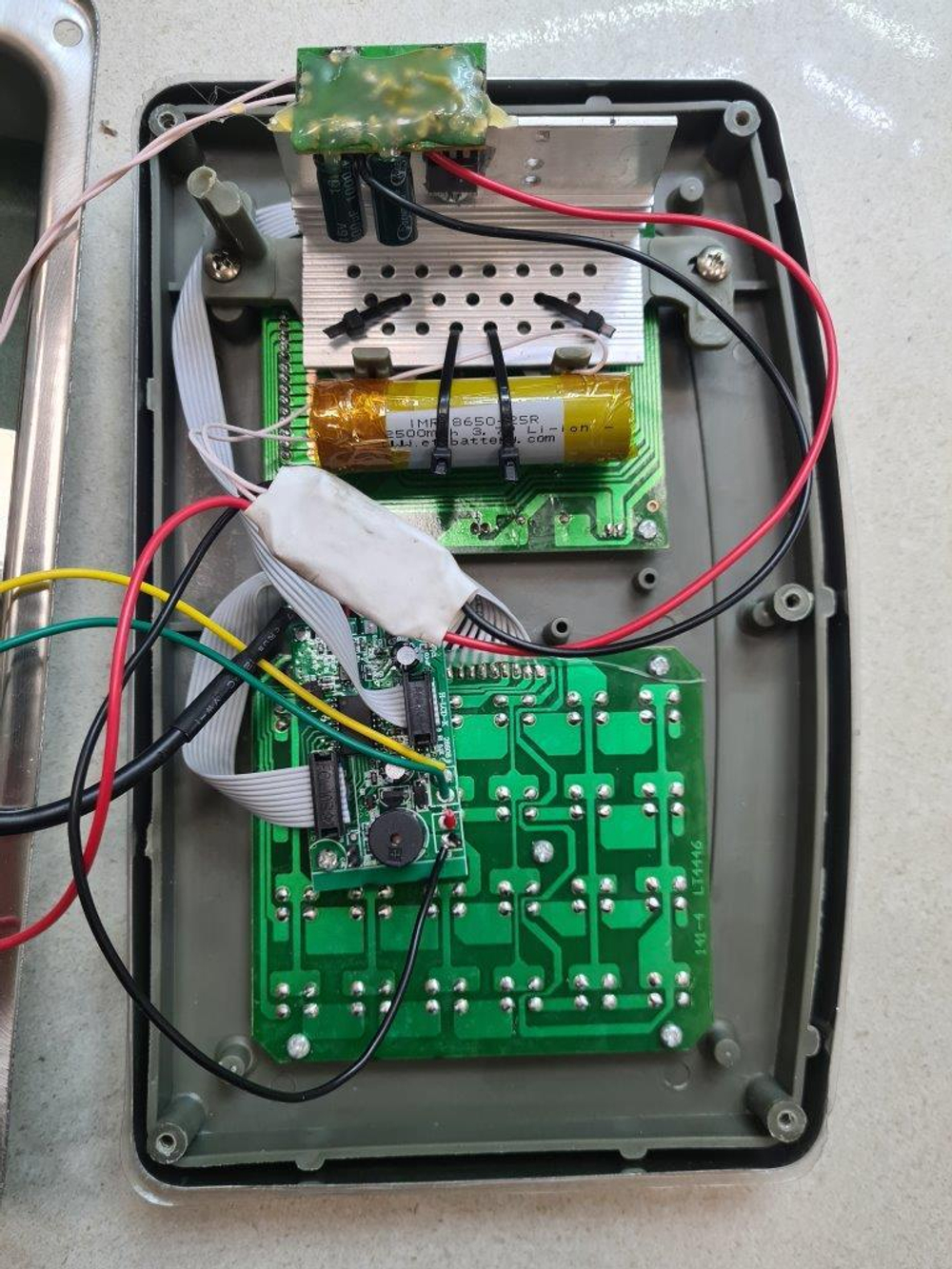 Ремонт аккумулятора весов Romitech SIBS-800N