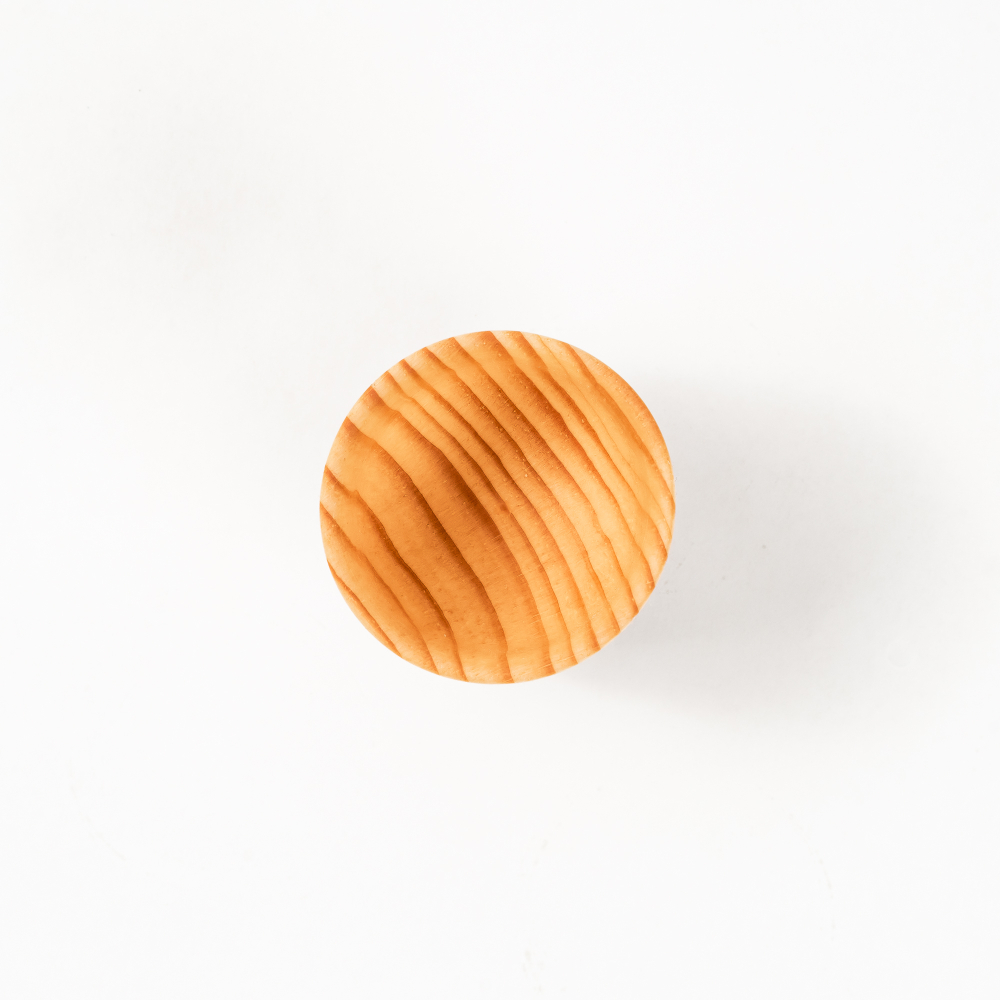 Деревянная рюмка (стопка, шот) из древесины сибирского кедра для крепких напитков. R45