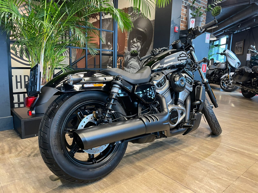 Nightster 975 Harley-Davidson "BLACK" 2022