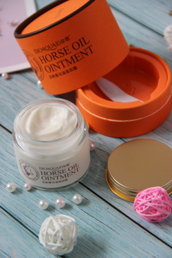 Антивозрастной крем для лица с лошадиным жиром, 70г