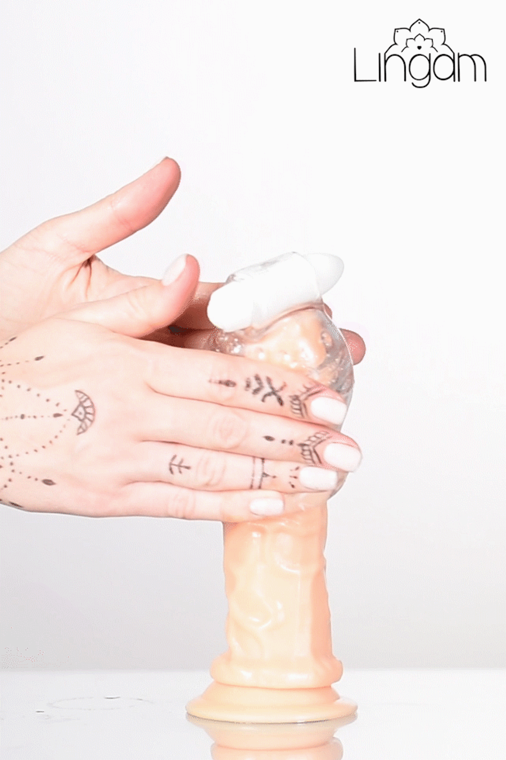 Мастурбатор нереалистичный Shakti прозрачный 9 см