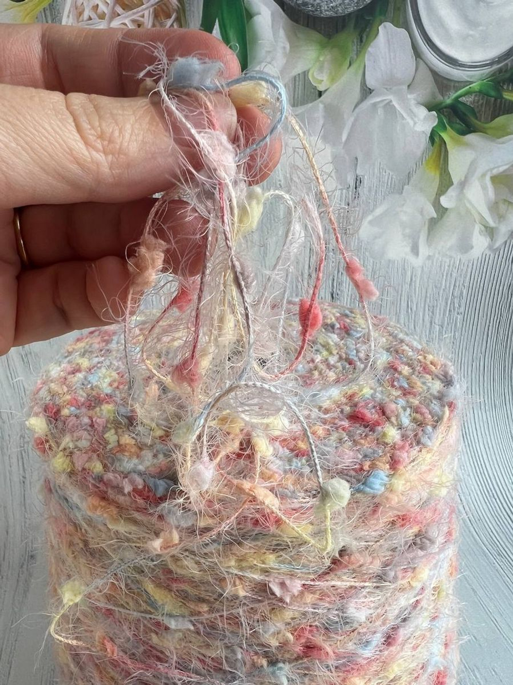 Пряжа  декоративная с ворсом и шишибриками