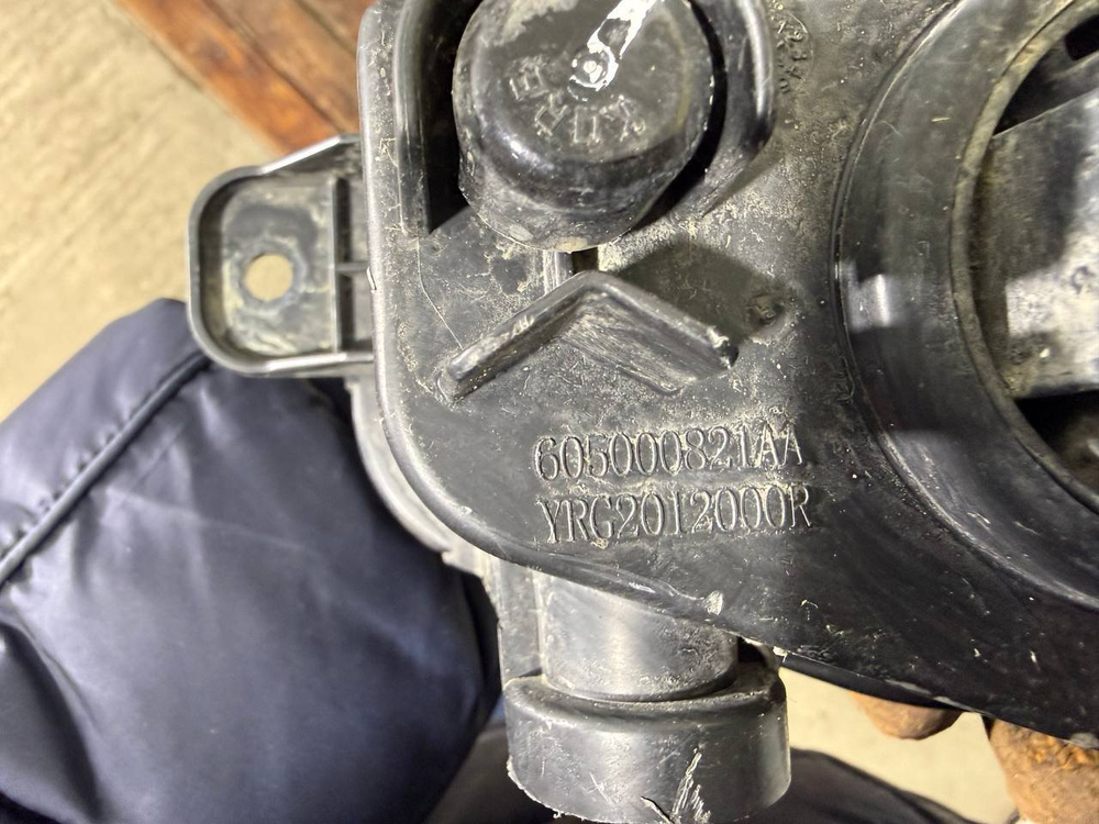 ПТФ передняя правая LED Jaecoo J7 23-нв Б/У Оригинал 605000821AA