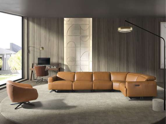 Кресло вращающееся 5183 из коричневой кожи