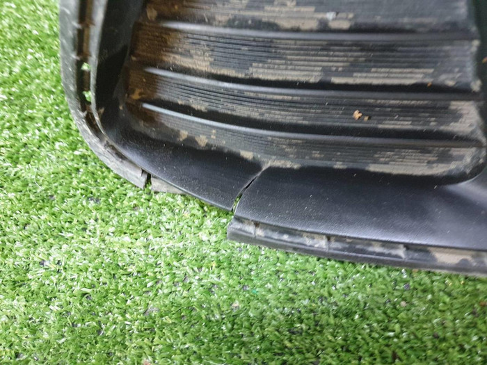 Решетка переднего бампера Kia Ceed 3 (2018-2021)