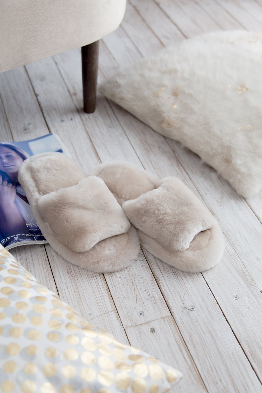 Женские открытые меховые домашние тапочки