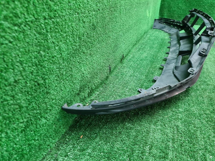 Юбка переднего бампера Mercedes GLC X253 19-22 AMG