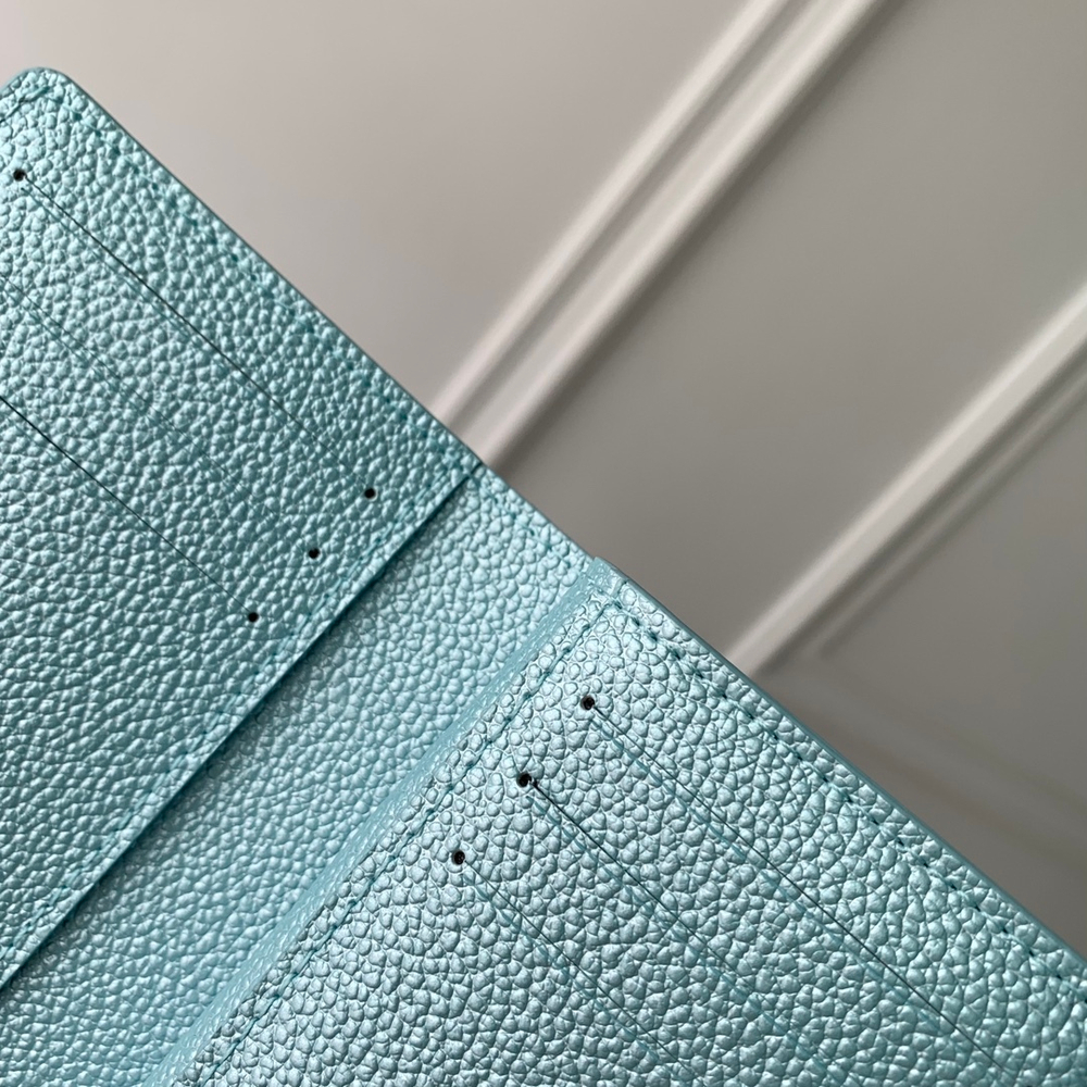 Louis Vuitton Clea Wallet