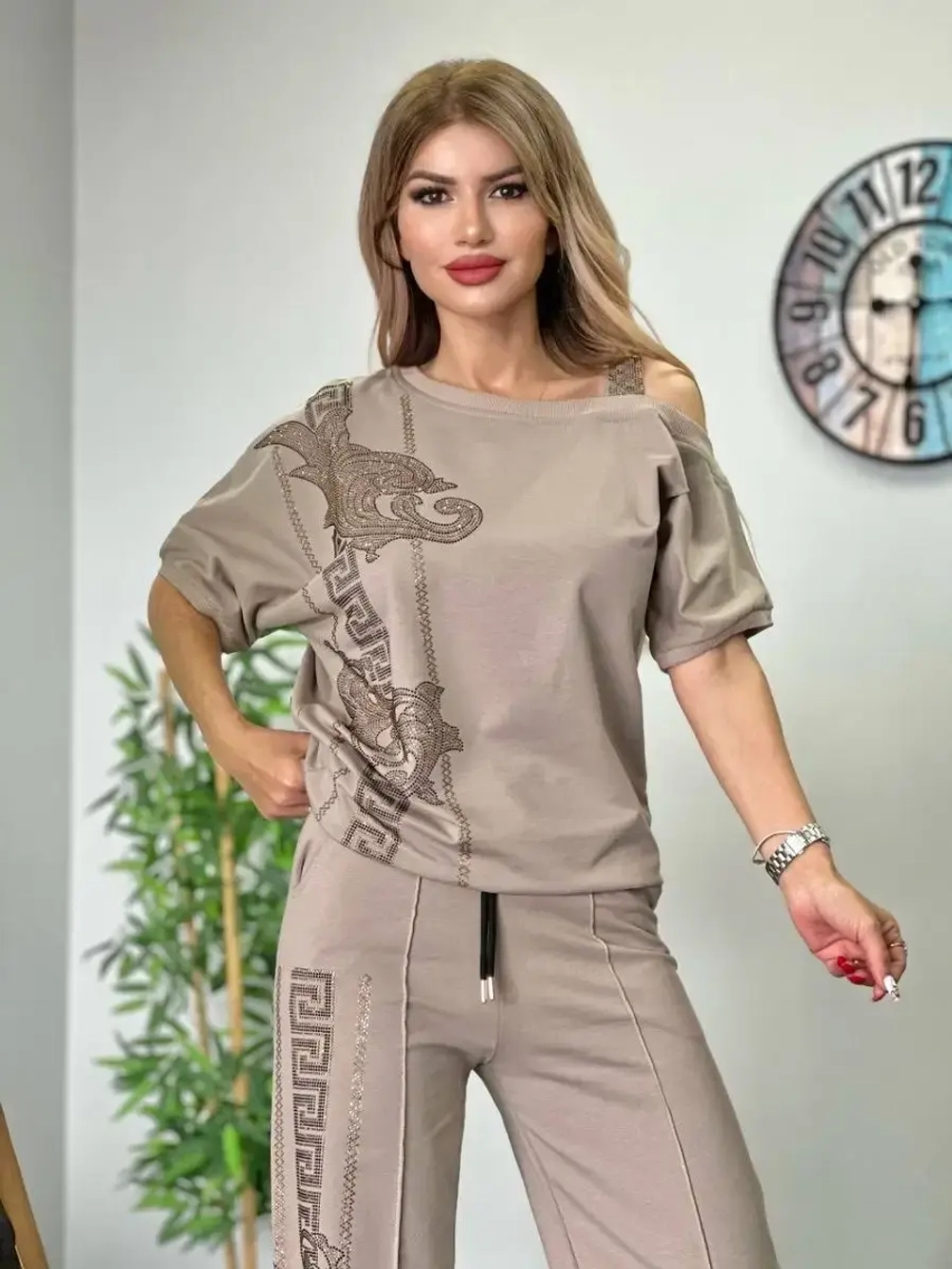 Костюм летний со стразами