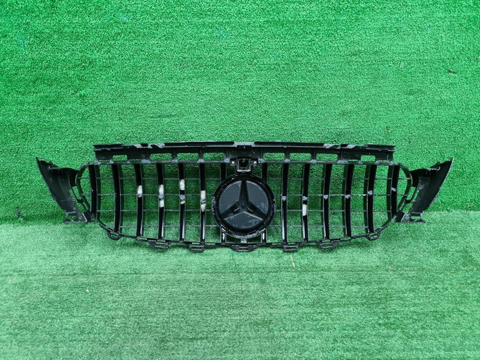 Решетка радиатора Mercedes E W213 (2016-2021) AMG
