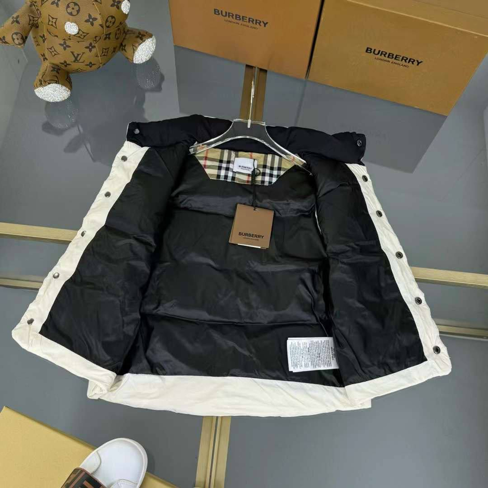 Жилет Burberry
