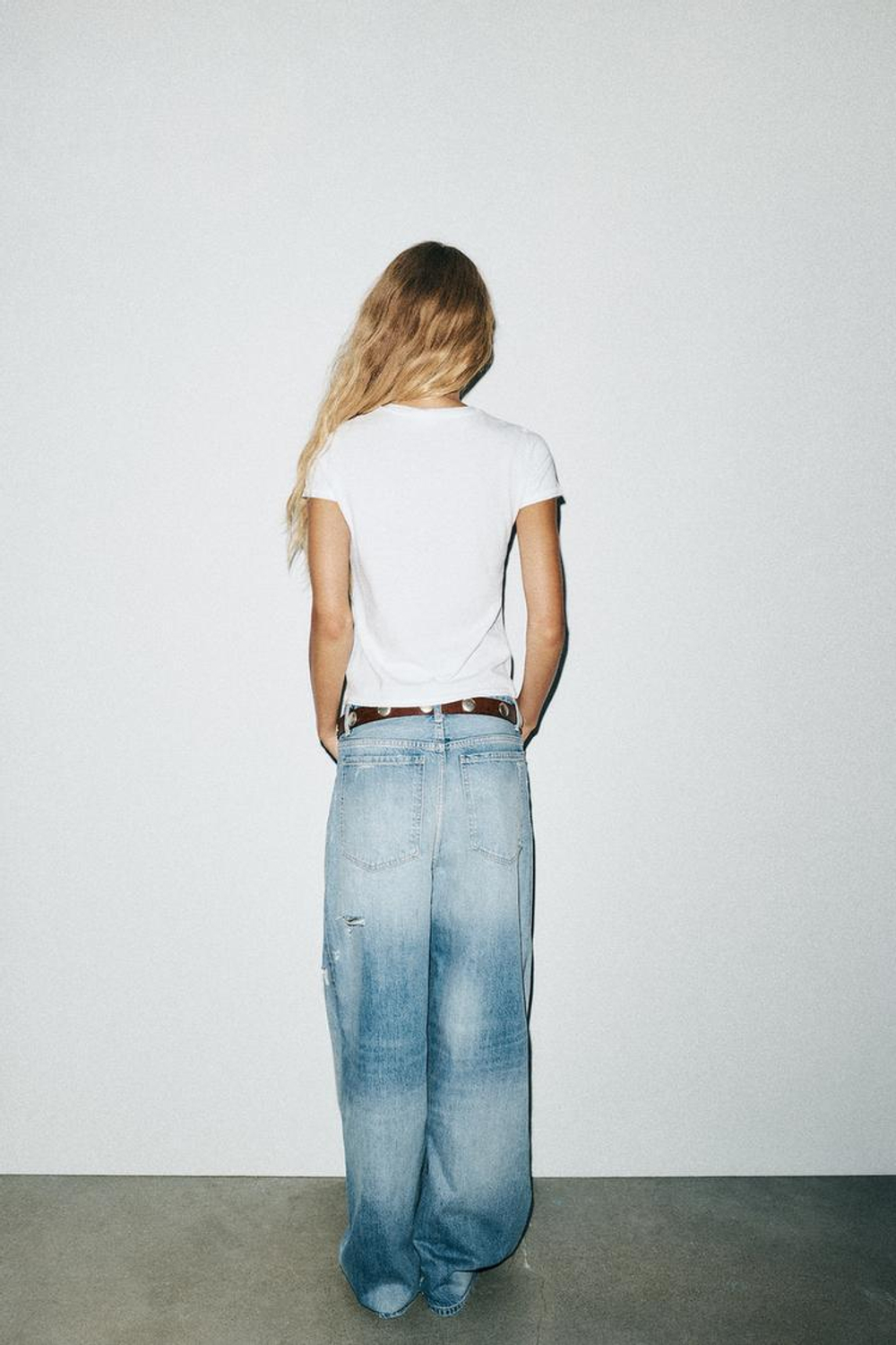 ZARA ФУТБОЛКА С ЭФФЕКТОМ ПОТЕРТОСТИ, БЕЛЫЙ