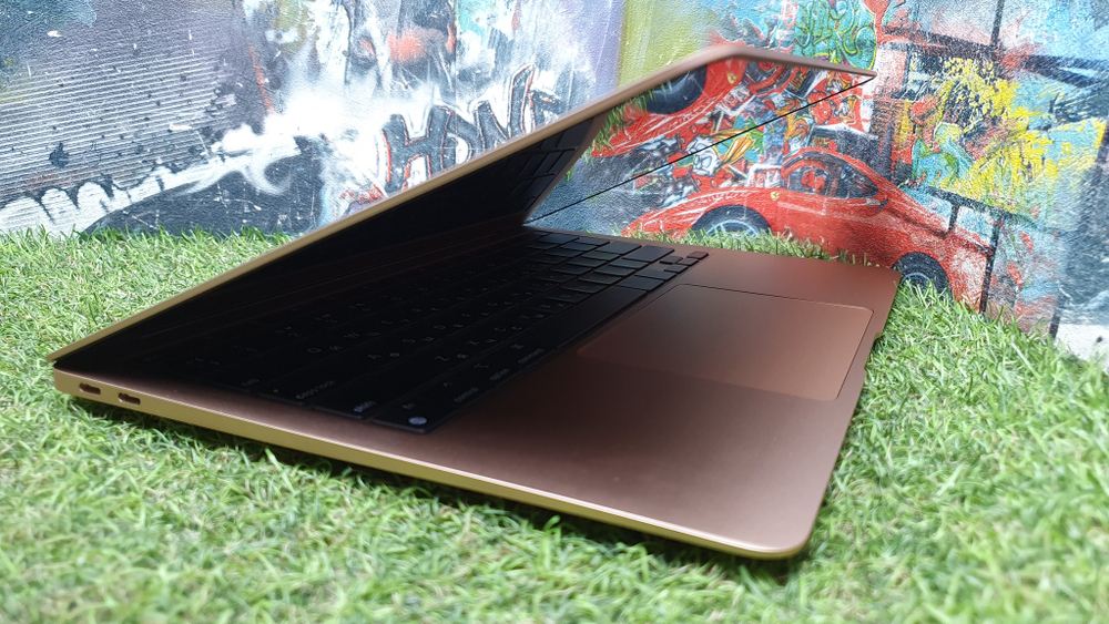 MacBook Air 13 (2020, M1) Retina A2337 2560х1600, Apple M1