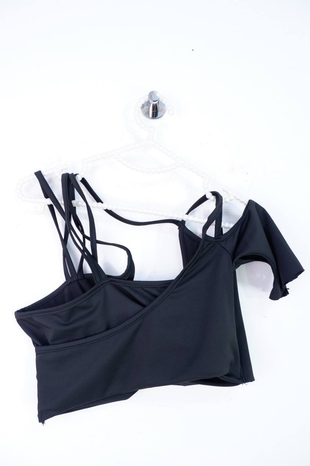 Топ эластичный, визуально на 40 размер