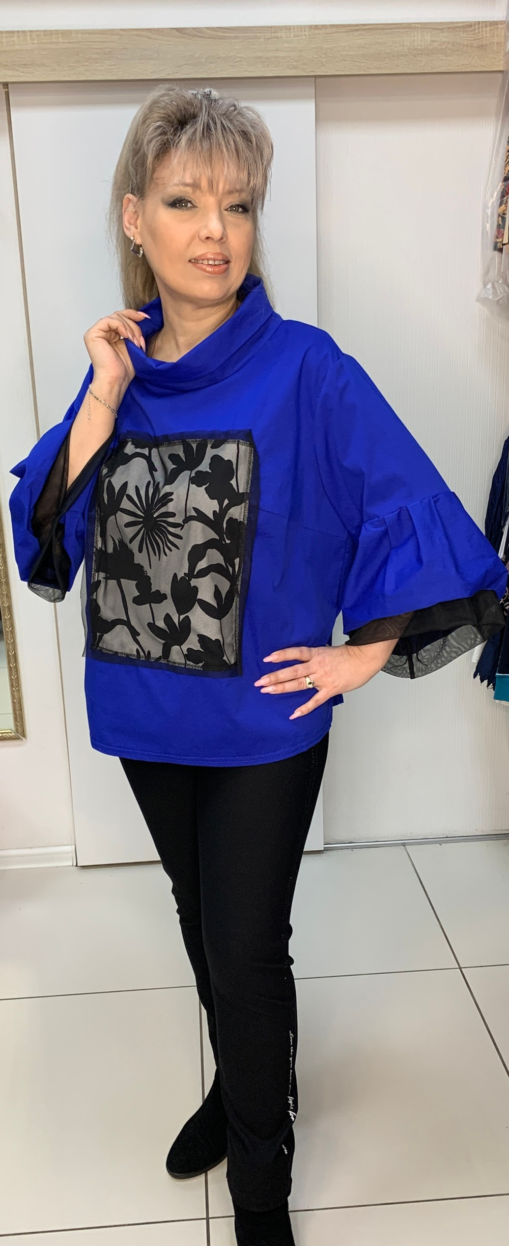 Блузон с сеточкой и "экраном" по груди