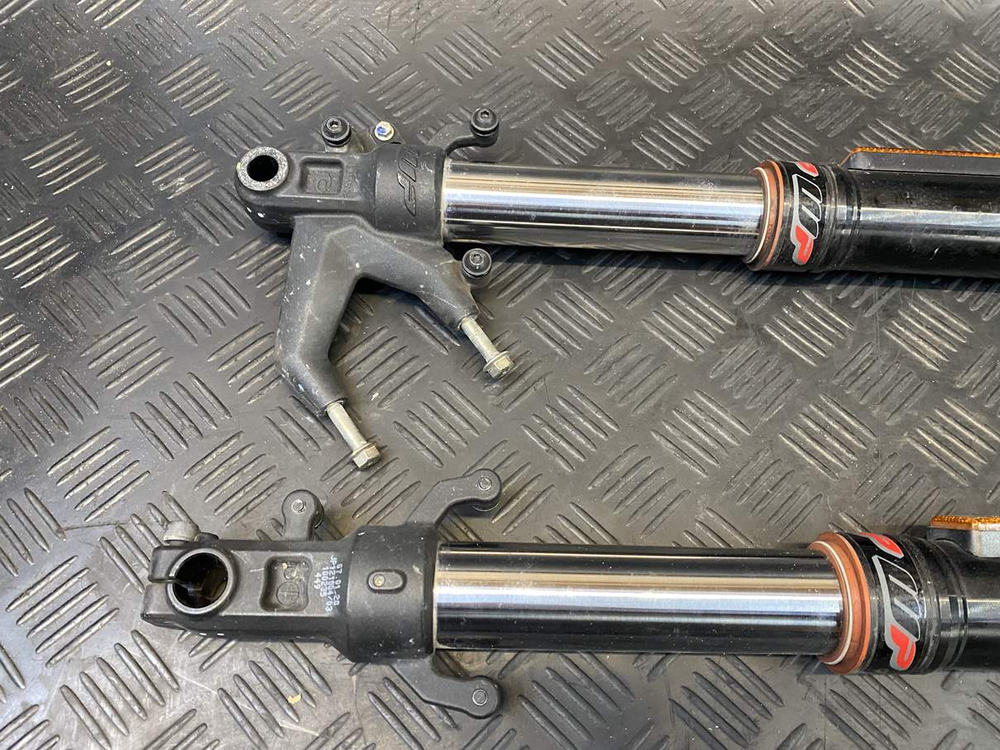 Перья вилки KTM 250 Duke 2020