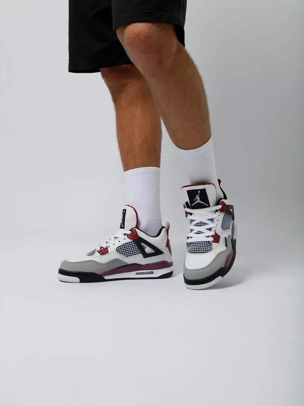 Кроссовки  JORDAN 4 RETRO (бел.-крас.)