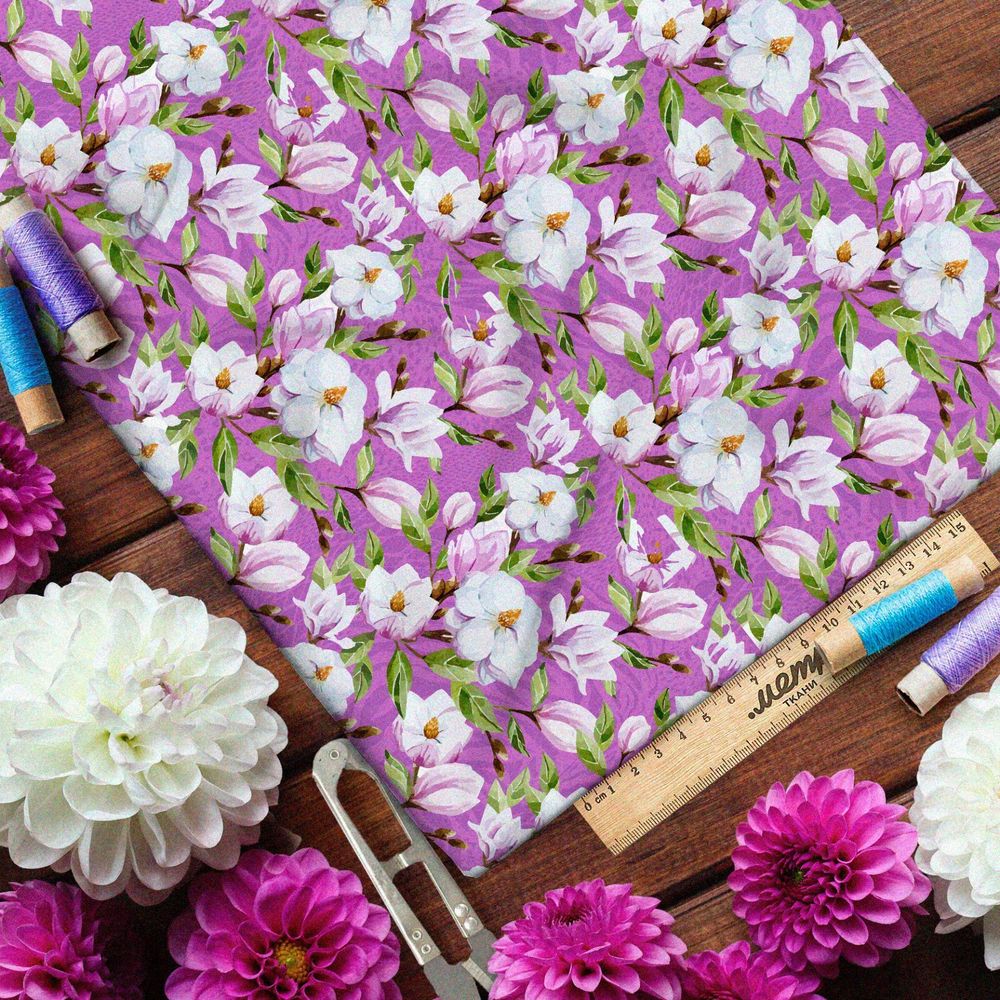 Ткань блэкаут белые и розовые петуньи на сиреневом фоне
