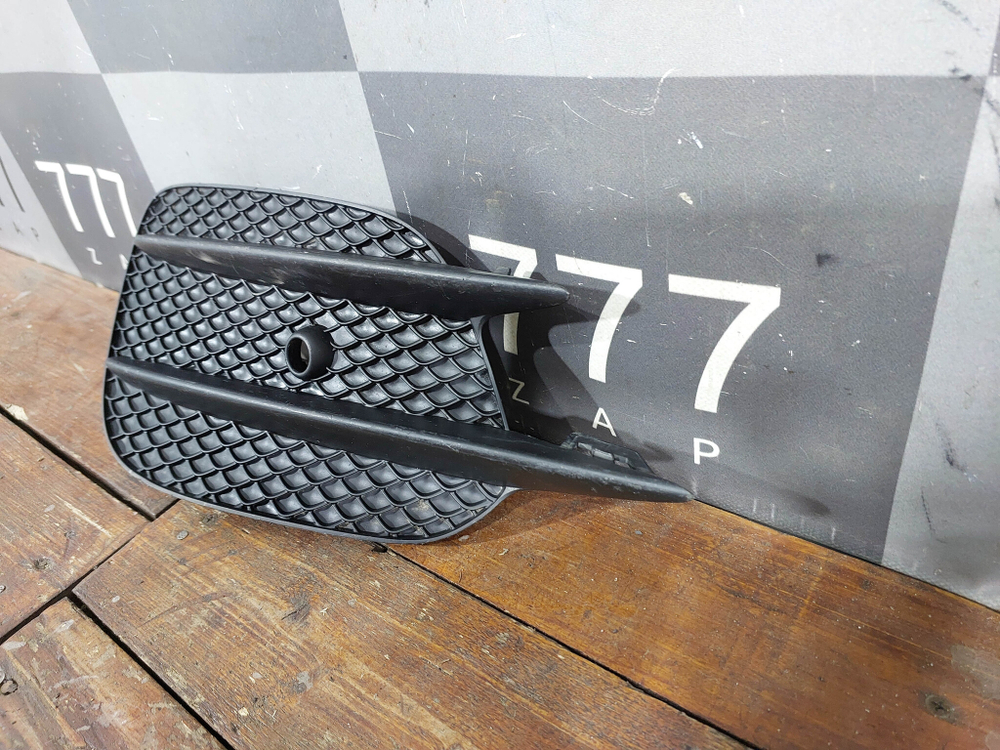 Накладка Решетка переднего бампера левая Mercedes E-Class (W213) 18-21 Б/У Оригинал A2138856700