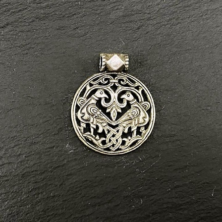 Подвеска. Две птицы