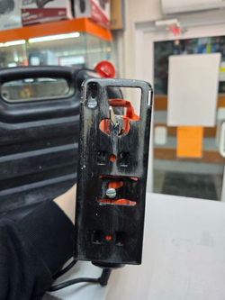 Электролобзик Black & Decker KS495