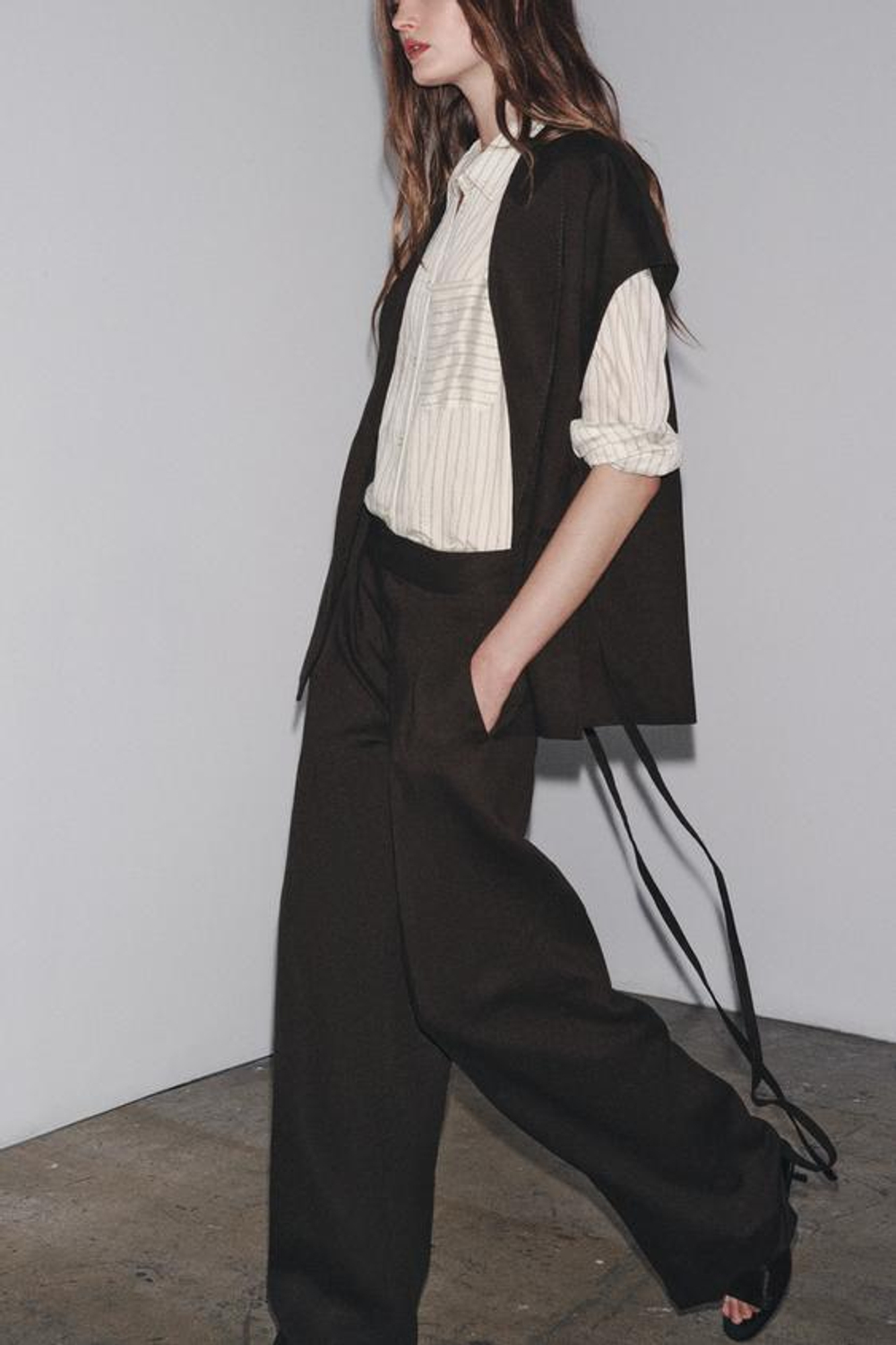 ZARA БРЮКИ ИЗ СМЕСОВОГО ЛЬНА С ЗАЩИПАМИ — ZW COLLECTION, КОРИЧНЕВЫЙ