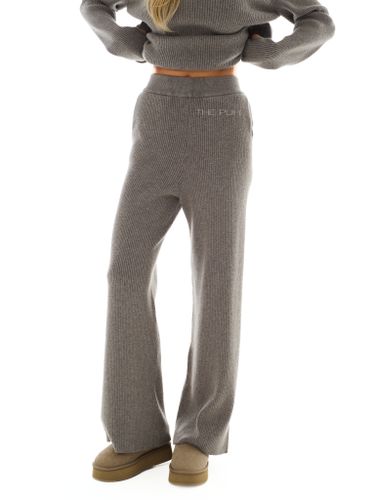 Темно-серый трикотажный костюм в рубчик