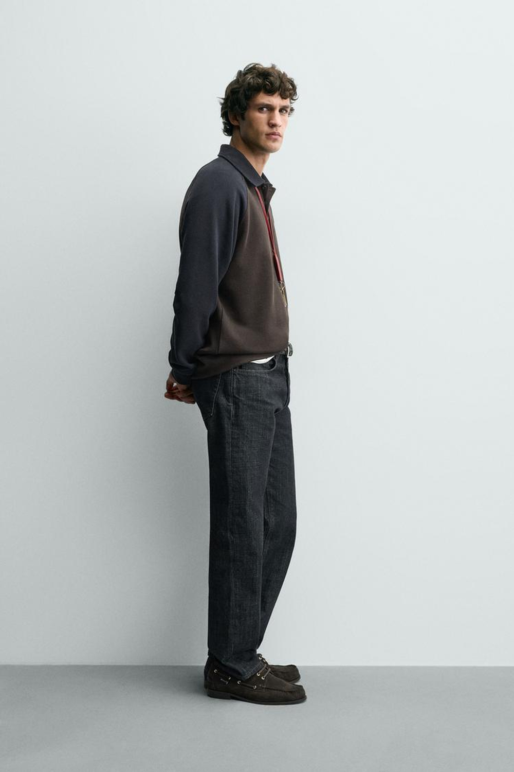 ZARA ПОЛО В СТИЛЕ КОЛОР-БЛОК С РУКАВАМИ РЕГЛАН, КОРИЧНЕВО-СИНИЙ