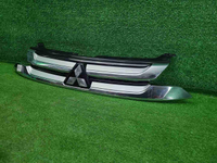 Решетка радиатора Mitsubishi Outlander 3 (15-18)