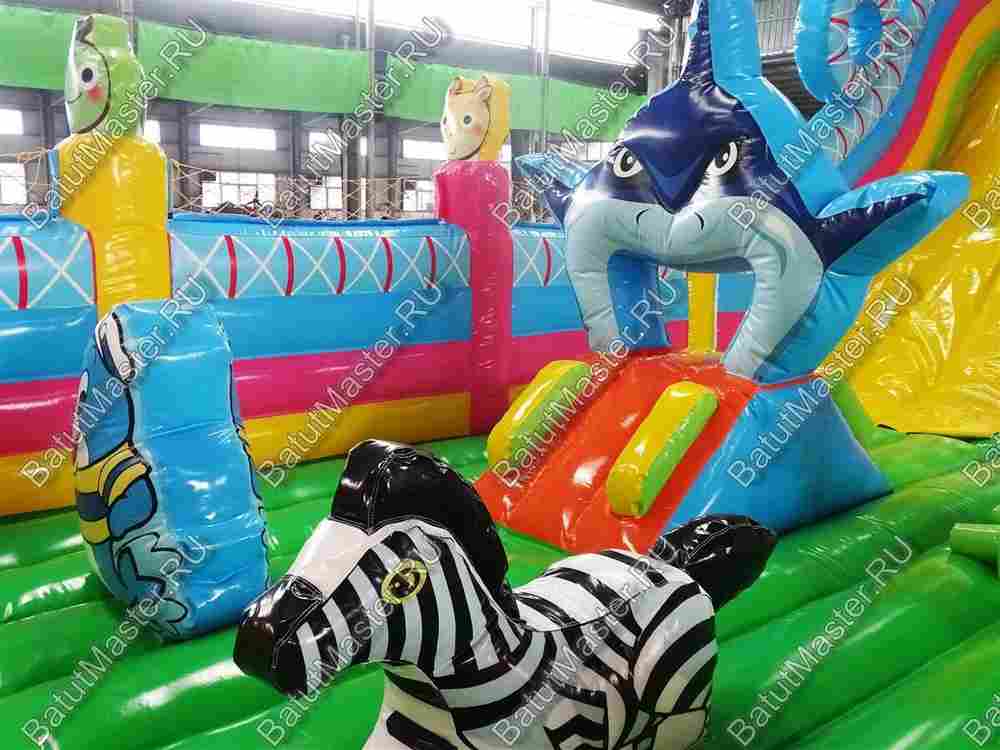 Коммерческий надувной батут "Парк развлечений", размер 13*7*6 м