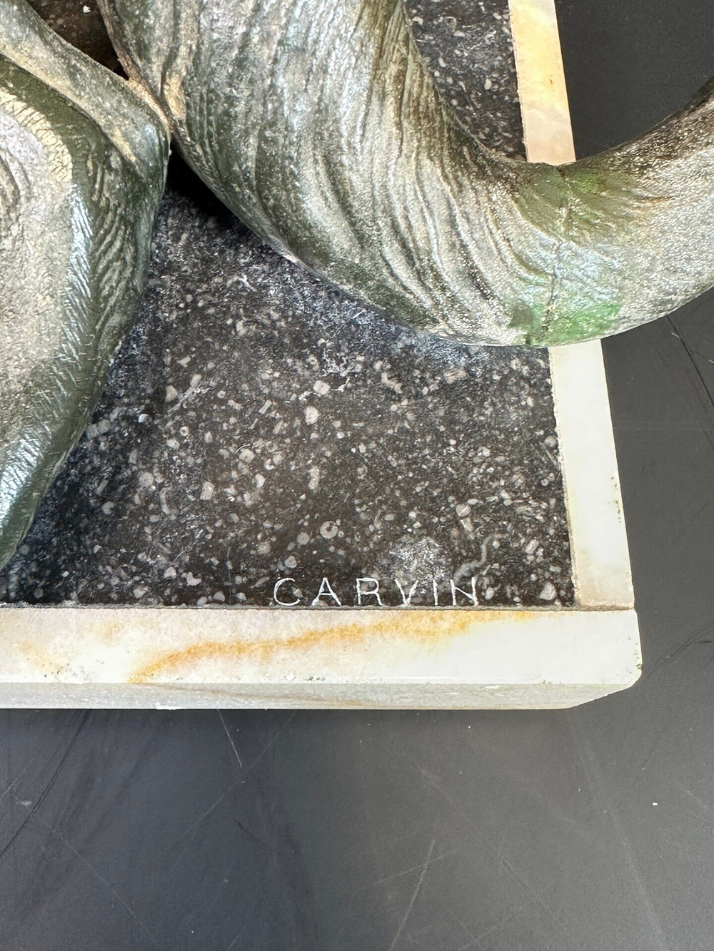 Скульптура в стиле Ар-Деко — Овчарка