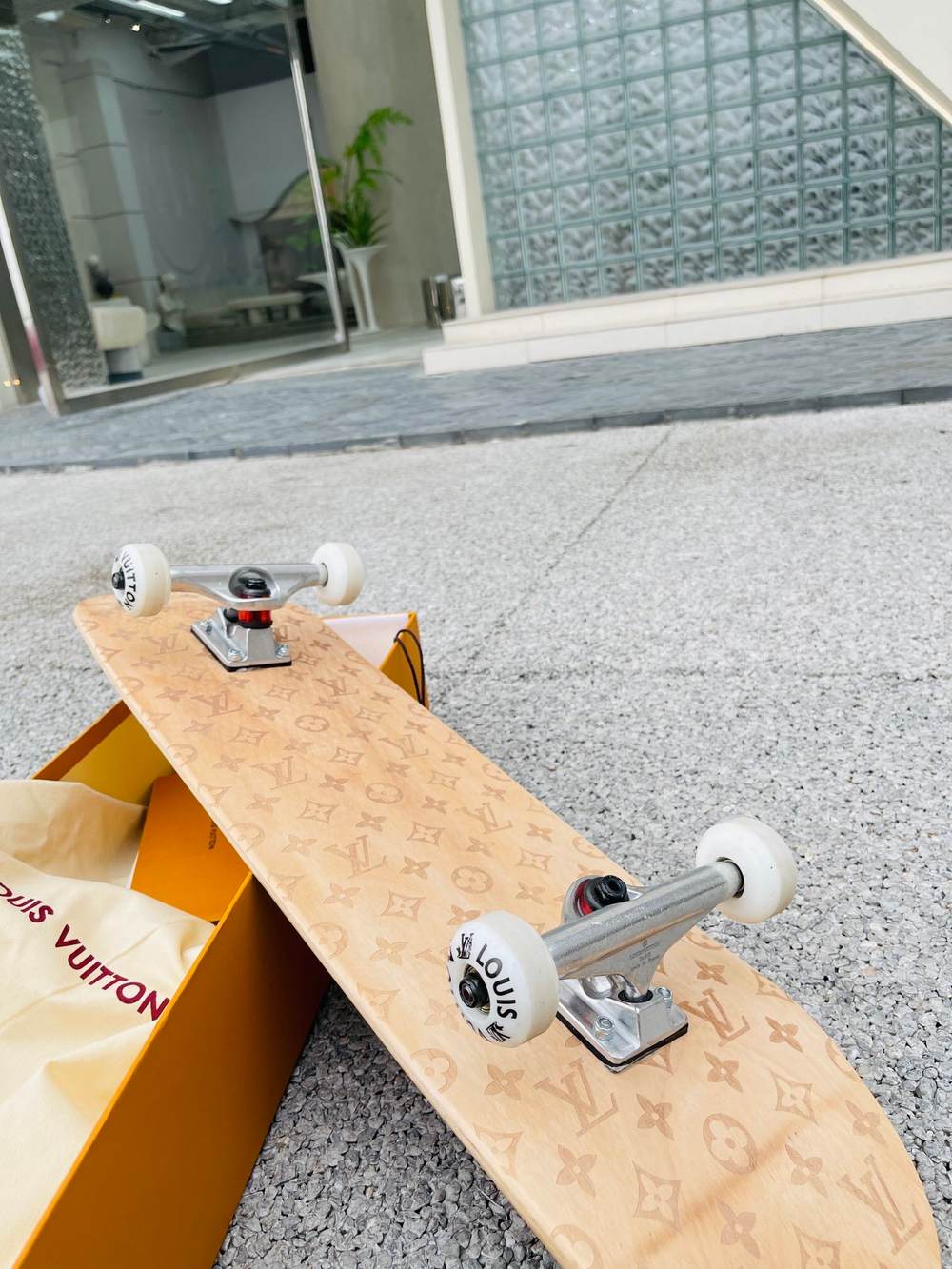 Louis Vuitton Skateboard